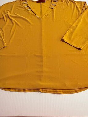 Love Scarlet Blouse Size 3X Mustard
